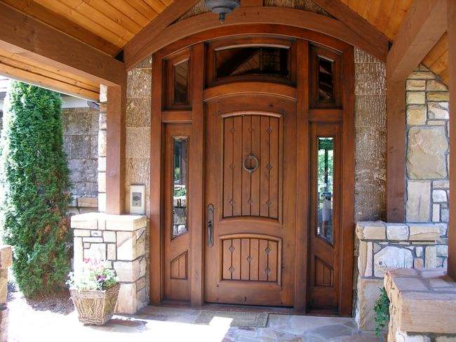 деревянные двери: Как выбрать входную дверь