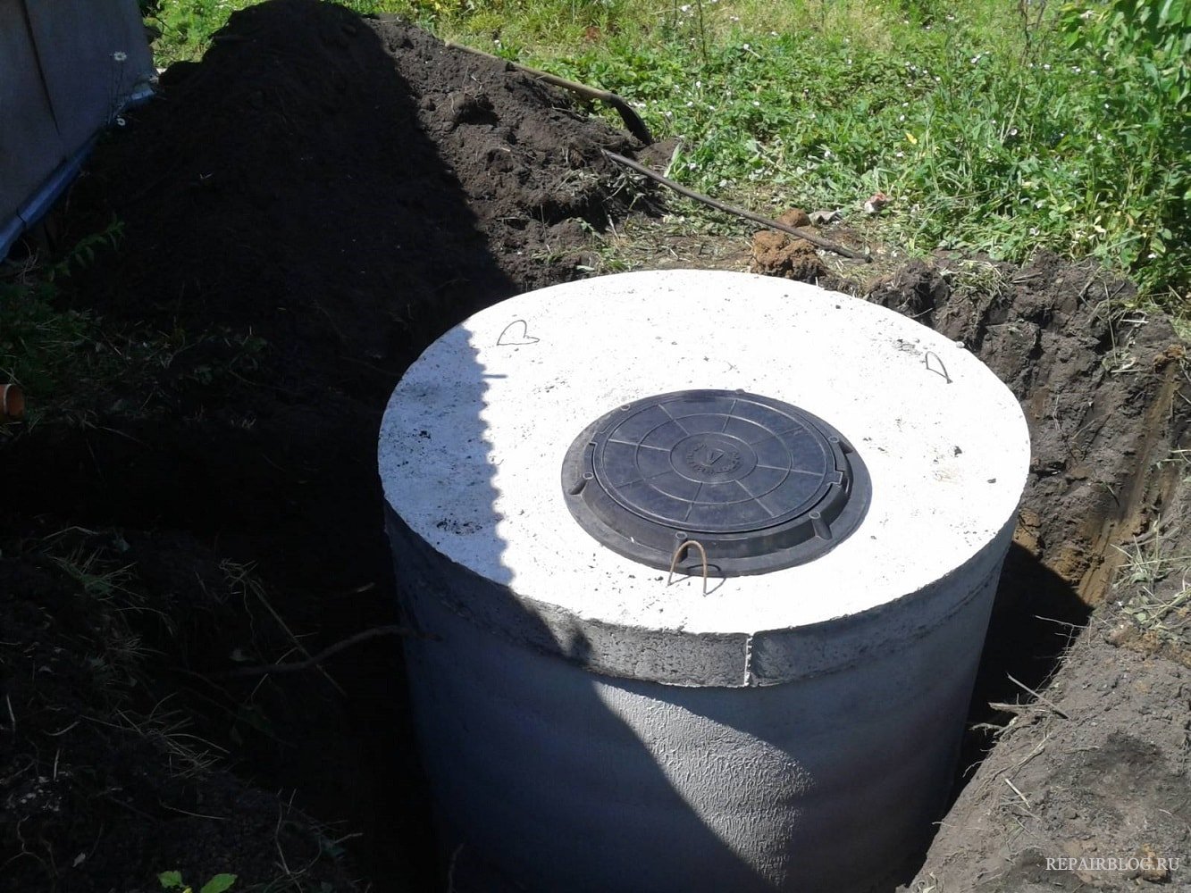 Сливная яма из бетонных колец